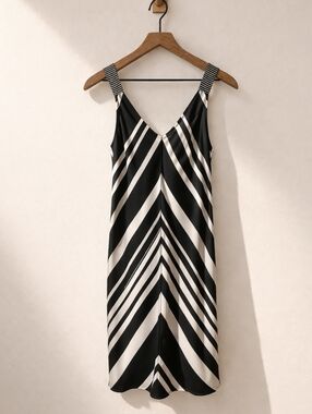 Trina Turk Black & White Chevron Stripe Dress | Size M | Sleeveless V-Neck